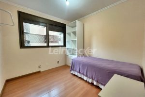 Apartamento para alugar com 118m², 3 dormitórios, 2 vagas no bairro Petrópolis em Porto Alegre - Foto 17