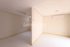 Sala para alugar com 56m² no bairro Rio Branco em Porto Alegre - Foto 13
