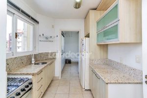 Apartamento para alugar com 80m², 2 dormitórios, 2 vagas no bairro Petrópolis em Porto Alegre - Foto 4