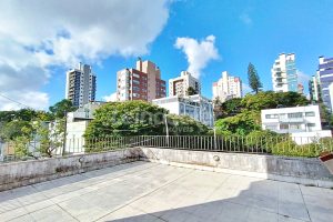 Cobertura para alugar com 252m², 3 dormitórios, 1 vaga no bairro Santa Cecilia em Porto Alegre - Foto 4