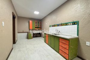 Casa para alugar com 230m², 5 dormitórios, 1 vaga no bairro Centro em Porto Alegre - Foto 10