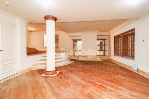 Casa Comercial para alugar com 430m², 5 dormitórios, 6 vagas no bairro Menino Deus em Porto Alegre - Foto 2
