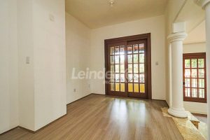 Casa Comercial para alugar com 430m², 5 dormitórios, 6 vagas no bairro Menino Deus em Porto Alegre - Foto 10