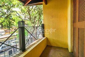 Casa Comercial para alugar com 430m², 5 dormitórios, 6 vagas no bairro Menino Deus em Porto Alegre - Foto 11