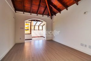 Casa Comercial para alugar com 430m², 5 dormitórios, 6 vagas no bairro Menino Deus em Porto Alegre - Foto 16