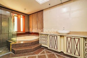 Casa Comercial para alugar com 430m², 5 dormitórios, 6 vagas no bairro Menino Deus em Porto Alegre - Foto 18