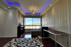 Apartamento para alugar com 57m², 2 dormitórios, 1 vaga no bairro Alto Petrópolis em Porto Alegre - Foto 1