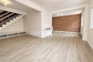 Casa para alugar com 170m², 3 dormitórios, 4 vagas no bairro Nonoai em Porto Alegre - Foto 1