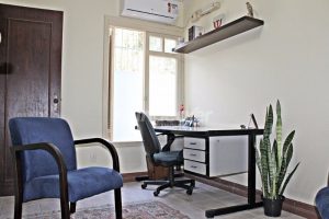 Casa à venda com 236m², 3 dormitórios, 4 vagas no bairro Menino Deus em Porto Alegre - Foto 25