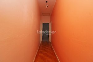 Casa à venda com 286m², 3 dormitórios, 1 suíte, 6 vagas no bairro Auxiliadora em Porto Alegre - Foto 19