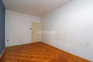 Casa à venda com 286m², 3 dormitórios, 1 suíte, 6 vagas no bairro Auxiliadora em Porto Alegre - Foto 22