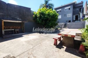 Casa à venda com 298m², 3 dormitórios, 2 vagas no bairro Medianeira em Porto Alegre - Foto 43