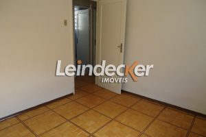 Casa à venda com 208m², 3 dormitórios, 1 suíte, 2 vagas no bairro Petrópolis em Porto Alegre - Foto 10