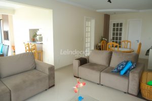 Apartamento à venda com 170m², 3 dormitórios, 1 suíte, 2 vagas no bairro Jardim Planalto em Porto Alegre - Foto 4