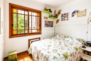 Casa à venda com 300m², 3 dormitórios, 1 suíte, 4 vagas no bairro Boa Vista em Porto Alegre - Foto 19