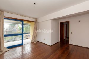 Apartamento à venda com 102m², 3 dormitórios, 1 suíte, 1 vaga no bairro Chácara das Pedras em Porto Alegre - Foto 4