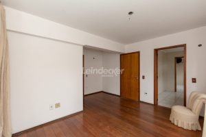 Apartamento à venda com 102m², 3 dormitórios, 1 suíte, 1 vaga no bairro Chácara das Pedras em Porto Alegre - Foto 10