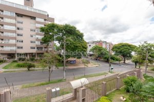 Apartamento à venda com 102m², 3 dormitórios, 1 suíte, 1 vaga no bairro Chácara das Pedras em Porto Alegre - Foto 6