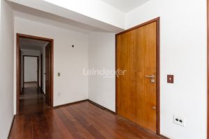 Apartamento à venda com 102m², 3 dormitórios, 1 suíte, 1 vaga no bairro Chácara das Pedras em Porto Alegre - Foto 14