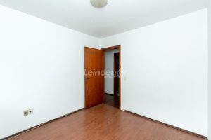 Apartamento à venda com 102m², 3 dormitórios, 1 suíte, 1 vaga no bairro Chácara das Pedras em Porto Alegre - Foto 18