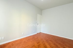 Sobrado à venda com 196m², 8 dormitórios, 4 vagas no bairro Menino Deus em Porto Alegre - Foto 15
