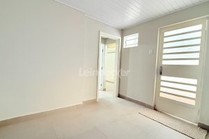 Sobrado à venda com 196m², 8 dormitórios, 4 vagas no bairro Menino Deus em Porto Alegre - Foto 27