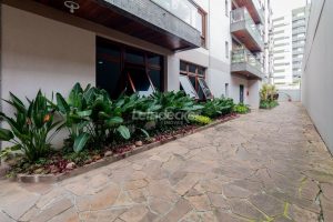 Apartamento à venda com 117m², 3 dormitórios, 1 suíte, 1 vaga no bairro Menino Deus em Porto Alegre - Foto 25