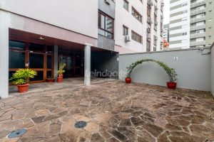 Apartamento à venda com 117m², 3 dormitórios, 1 suíte, 1 vaga no bairro Menino Deus em Porto Alegre - Foto 26