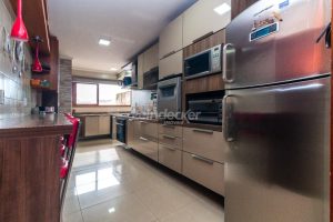Apartamento à venda com 117m², 3 dormitórios, 1 suíte, 1 vaga no bairro Menino Deus em Porto Alegre - Foto 9