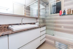 Apartamento à venda com 117m², 3 dormitórios, 1 suíte, 1 vaga no bairro Menino Deus em Porto Alegre - Foto 17