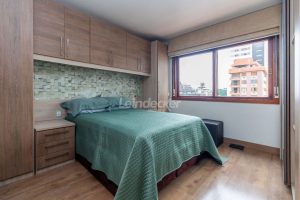 Apartamento à venda com 117m², 3 dormitórios, 1 suíte, 1 vaga no bairro Menino Deus em Porto Alegre - Foto 19