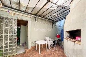 Casa à venda com 116m², 3 dormitórios, 2 vagas no bairro Jardim São Pedro em Porto Alegre - Foto 10