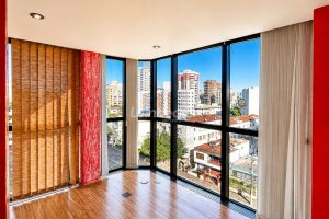 Salas/Conjuntos à venda com 30m² no bairro Menino Deus em Porto Alegre - Foto 2