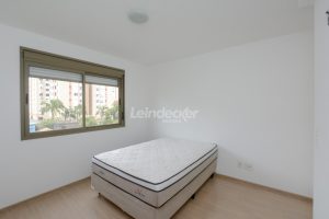 Apartamento à venda com 56m², 2 dormitórios, 1 suíte, 1 vaga no bairro Partenon em Porto Alegre - Foto 26