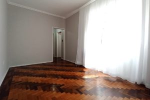 Apartamento à venda com 46m², 2 dormitórios no bairro Menino Deus em Porto Alegre - Foto 2