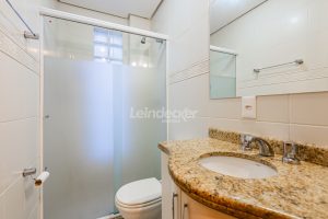 Apartamento à venda com 74m², 2 dormitórios, 1 suíte, 1 vaga no bairro Menino Deus em Porto Alegre - Foto 9