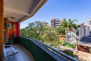 Apartamento à venda com 74m², 2 dormitórios, 1 suíte, 1 vaga no bairro Menino Deus em Porto Alegre - Foto 11