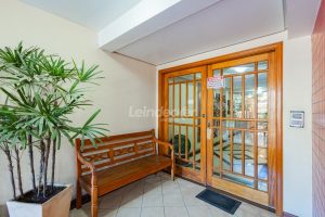 Apartamento à venda com 74m², 2 dormitórios, 1 suíte, 1 vaga no bairro Menino Deus em Porto Alegre - Foto 20
