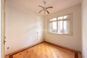 Casa à venda com 152m², 3 dormitórios, 5 vagas no bairro Menino Deus em Porto Alegre - Foto 13