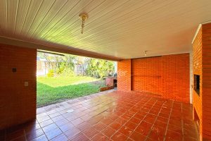 Casa à venda com 152m², 3 dormitórios, 5 vagas no bairro Menino Deus em Porto Alegre - Foto 37