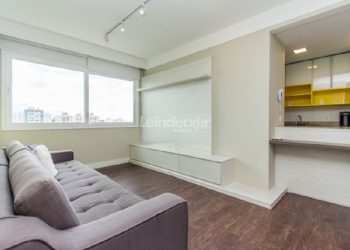 Apartamento para alugar com 86m², 3 dormitórios, 2 vagas no bairro Passo d'Areia em Porto Alegre