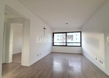 Apartamento para alugar com 73m², 2 dormitórios, 1 vaga no bairro Santana em Porto Alegre