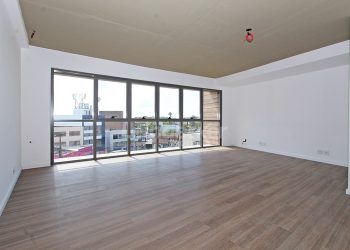 Sala para alugar com 41m², 1 vaga no bairro Tristeza em Porto Alegre