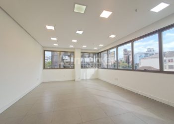 Sala para alugar com 41m², 1 vaga no bairro Petrópolis em Porto Alegre