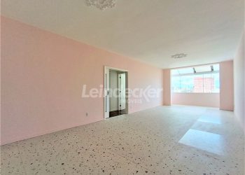 Apartamento para alugar com 160m², 2 dormitórios, 1 vaga no bairro Centro em Porto Alegre