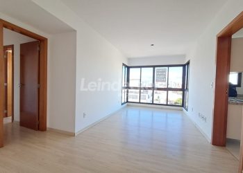 Apartamento para alugar com 72m², 2 dormitórios, 1 vaga no bairro Santana em Porto Alegre