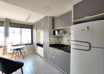 Loft para alugar com 27m², 1 dormitório, 1 vaga no bairro Cidade Baixa em Porto Alegre