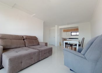 Apartamento para alugar com 70m², 2 dormitórios, 1 vaga no bairro Vila Ipiranga em Porto Alegre
