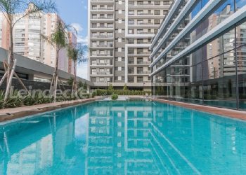 Apartamento para alugar com 40m², 1 dormitório, 1 vaga no bairro Central Parque em Porto Alegre