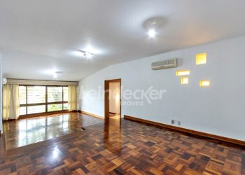 Casa Comercial para alugar com 361m², 3 dormitórios, 5 vagas no bairro Três Figueiras em Porto Alegre